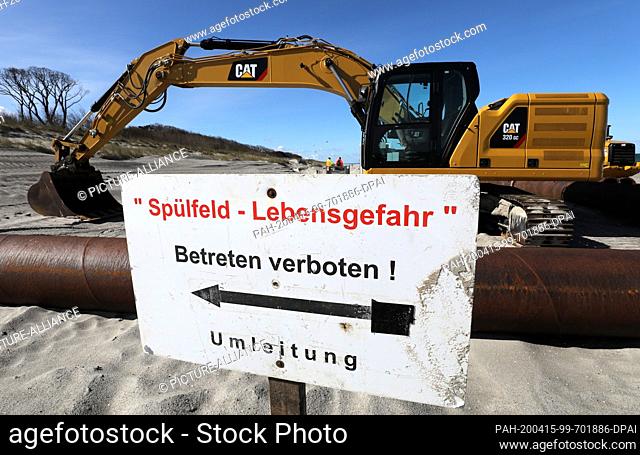 14 April 2020, Mecklenburg-Western Pomerania, Graal-Müritz: ""Flushing field - danger to life - no trespassing"" is written on a sign on the Baltic Sea beach...