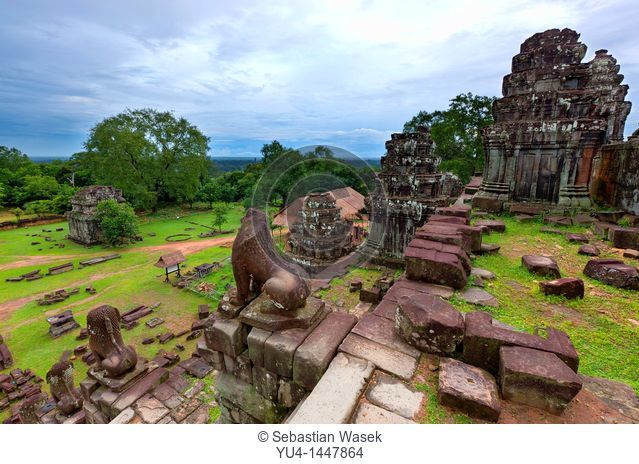 Phnom Bakheng, dating from the early 10th century, Angkor, UNESCO World Heritage Site, Cambodia, Indochina, Southeast Asia, Asia