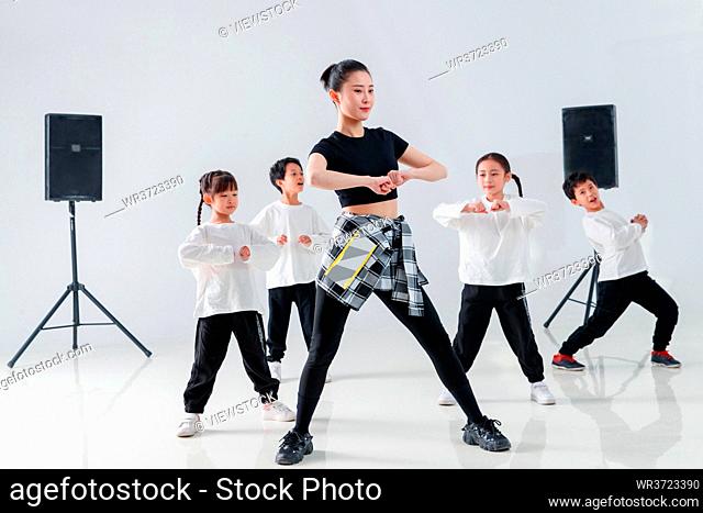 Youth dance teacher to teach the children learn how to dance