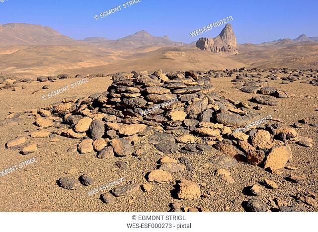 Algeria, Historic food cache and Mount Aouknet