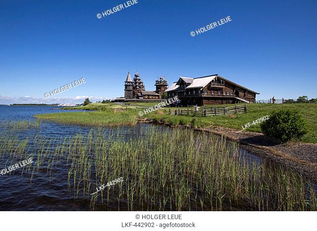 Lake shore, Belfry, Church of the Transfiguration and Church of the Intercession of the Virgin at Kizhi Pogost, Kizhi Island, Lake Onega, Russia, Europe