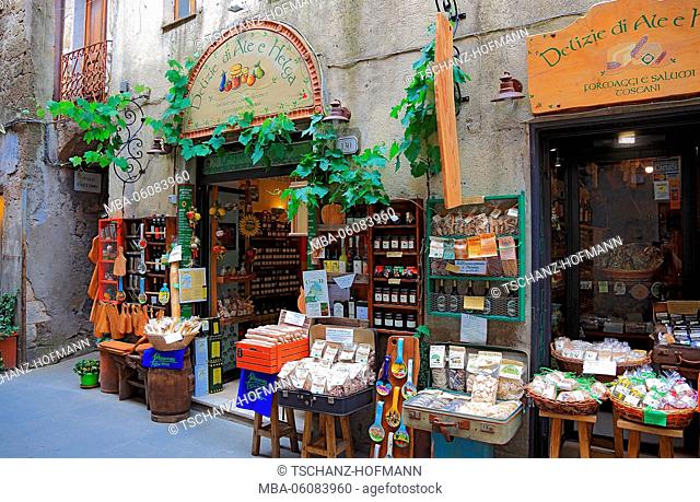 Italy, shop for gourmet food in the lanes of the Old Town of Pitigliano, regional products of the Maremma, Tuscany