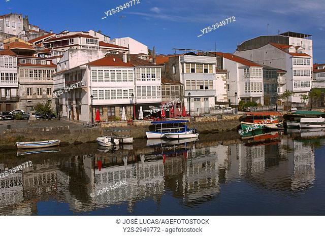 Streetscape with river Mandeo, Betanzos, La Coruña province, Region of Galicia, Spain, Europe