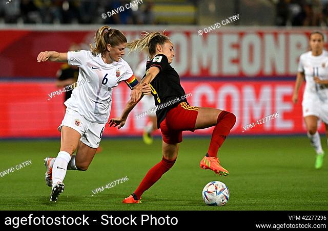 Norway's Maren Mjelde and Belgium's Tessa Wullaert fight for the ball during the match between Belgium's national women's soccer team the Red Flames and Norway