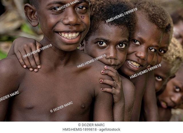 Papua New Guinea, Bismarck Archipelago, Gazelle peninsula, New Britain island, East New Britain province, Rabaul, Duke of York islands, kids on the beach