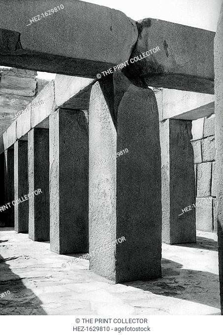 Granite temple, Giza, Egypt, 1937. Illustration from Das Mittelmeer: Landschaft, Baukunst und Volksleben im Kreise des Mittelländischen Meeres