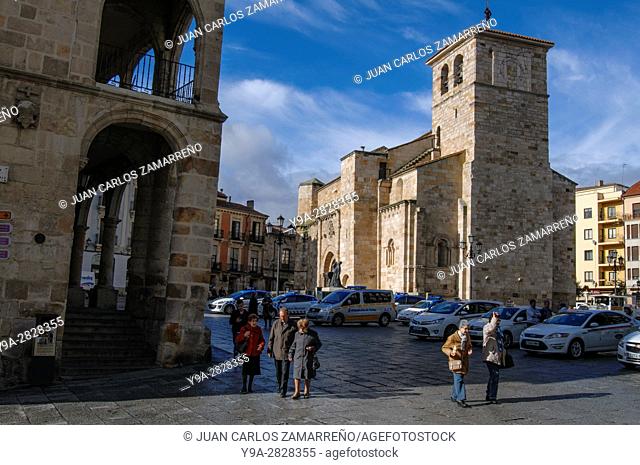 Zamora, Plaza Mayor, Ayuntamiento Viejo and San Juan de Puerta Nueva church, XIIth century, Big Square, Zamora, Castilla y Leon, Spain