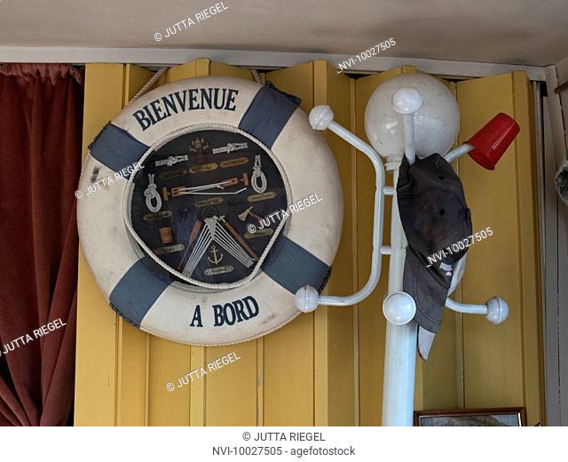Houseboat, Pont-sur-Yonne, Burgundy Canal, Burgundy, France