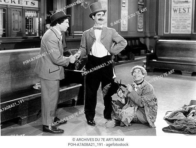 Go West  Year: 1940 USA Groucho Marx, Chico Marx, Harpo Marx  Director: Edward Buzzell. It is forbidden to reproduce the photograph out of context of the...