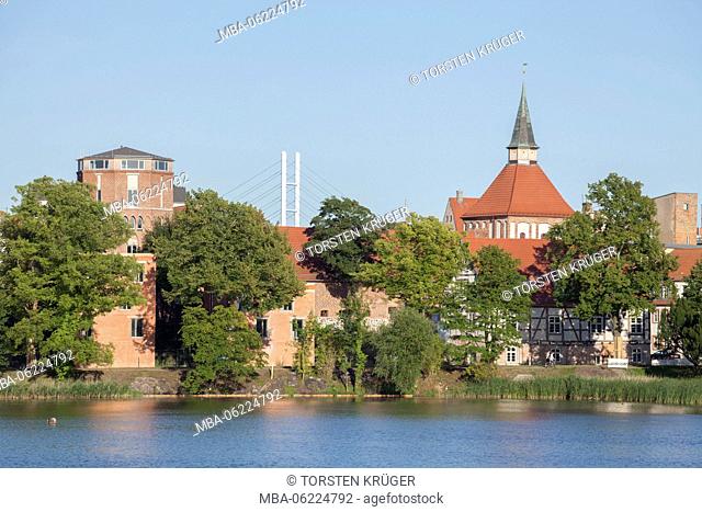 Stralsund, Knieper Teich (pond) with town gate Kütertor