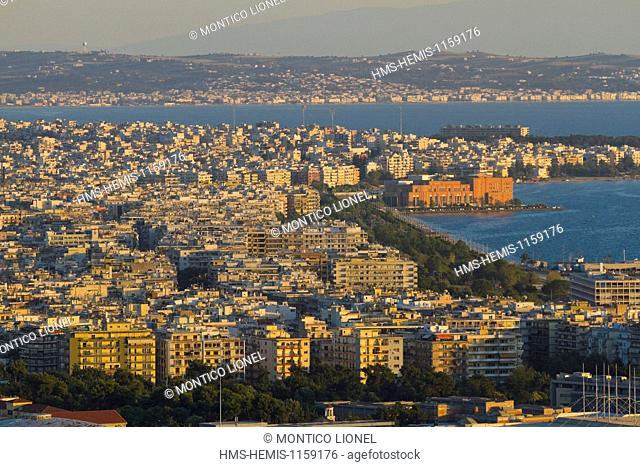 Greece, Macedonia, Thessaloniki, panorama of the city and the Thermaikos Gulf from the upper town