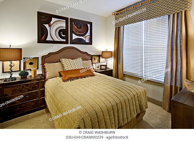 Small Bedroom with Full-size Bed