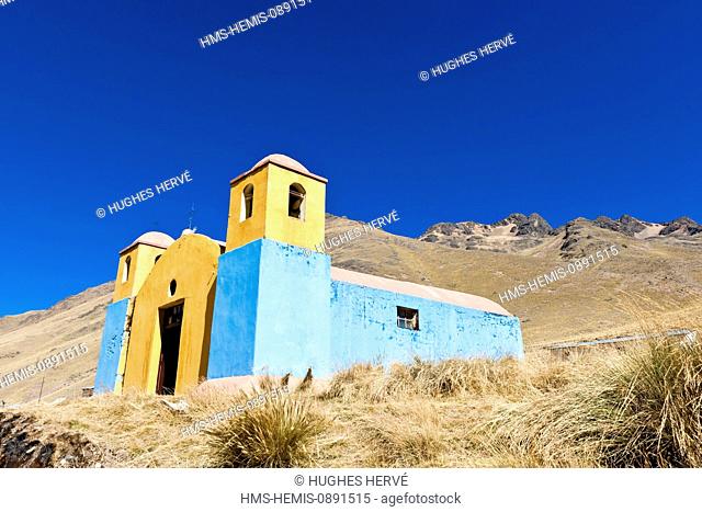 Peru, Puno Province, landscape of the Altiplano, La Raya Pass (4338m), chapell
