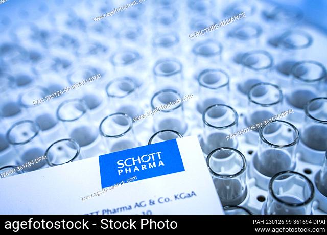 PRODUCTION - 25 January 2023, Rhineland-Palatinate, Mainz: A box full of cartridges, mainly used for filling and administering insulin