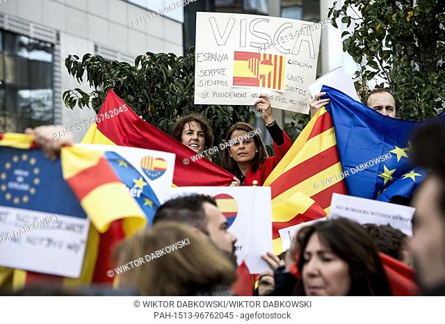 Unionists hold the protest against independence of Catalonia in front of European Union headquarters in Brussels, Belgium on 07.11