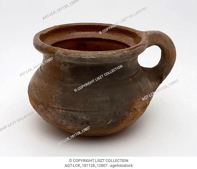 Pottery chamber pot, easy to use with curved bottom, large neck opening and standing ear, pot holder sanitary earthenware ceramic earthenware glaze lead glaze