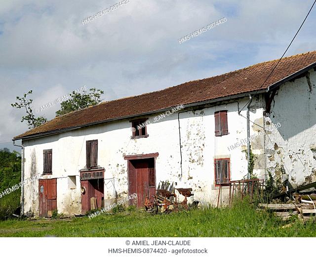 France, Pyrenees Atlantiques, Domezain Berraute, feature: A profession of liver, front of the farm