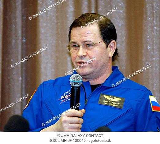 Cosmonaut Nikolai M. Budarin, Expedition Six flight engineer representing Rosaviakosmos, speaks during a press conference at the Gagarin Cosmonaut Training...