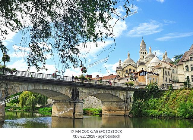 Perigueux Cathedral and Pont des Barris, Cathedrale Saint-Front de Perigueux, Perigueux, Dordogne Department, Aquitaine, France