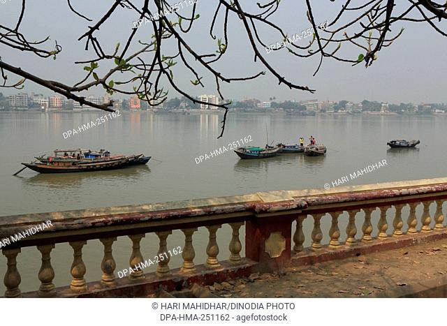 Boats in hooghly river at kolkata, west bengal, india, asia