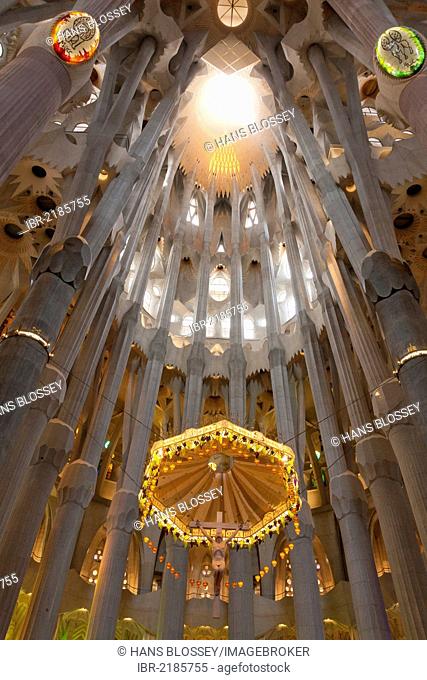 Altar with the prospectus of the choir organ, interior of Sagrada Familia, Basílica i Temple Expiatori de la Sagrada Família