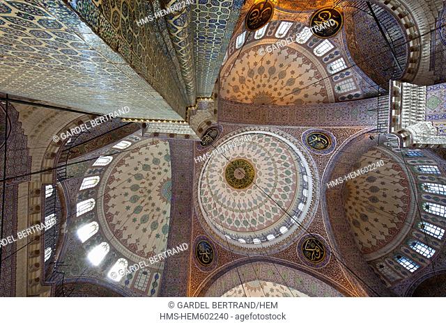 Turkey, Istanbul, Sultanahmet district, the Mosque of Sultan Ahmet Camii Blue Mosque