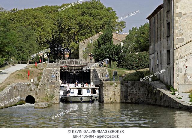 Canal, boats, lock, Canal du Midi, Trebes, Carcassonne, Aude, France, Europe