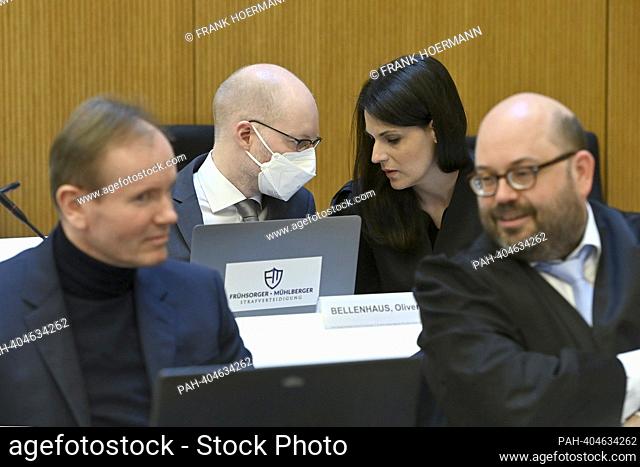 Oliver BELLENHAUS (with accused and key witness) with his defense playerin RA in Maria Theresa HERZOG. front dr Markus BRAUN (defendant and former management...