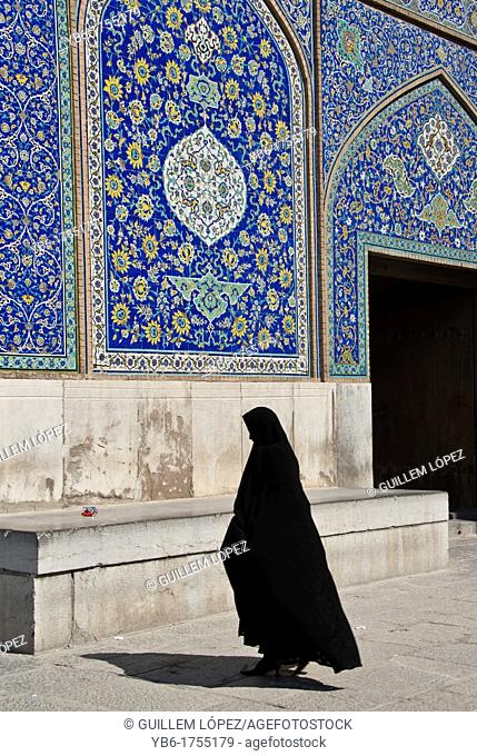 Local woman wearing black Hijab, Isfahan, Iran
