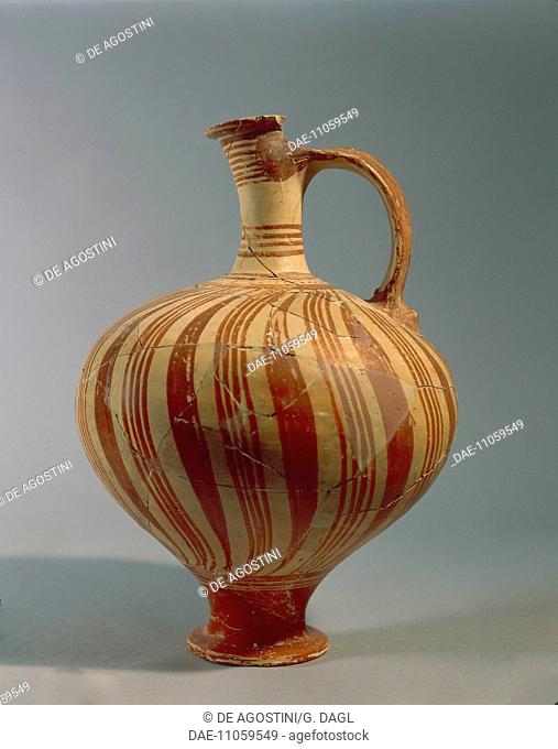 Vase with linear decoration from Mycenae (Greece). Mycenaean Civilization, 14th Century BC.  Nauplia, Arheologikó Moussío (Archaeological Museum)