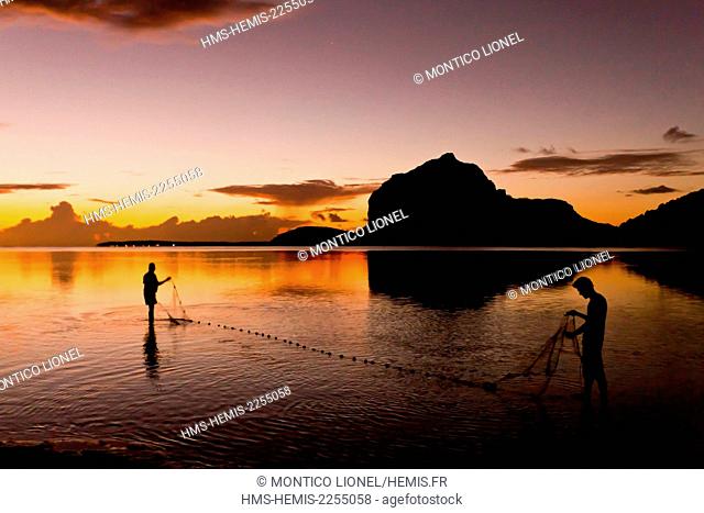 Mauritius, South West Coast, Black River District, Prairie Beach and Morne Brabant listed as World Heritage by UNESCO, Fishermen with their net