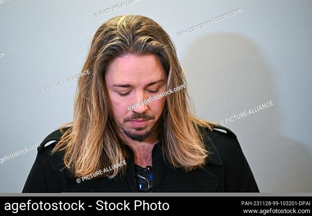28 November 2023, Saxony, Leipzig: German rock musician Gil Ofarim stands in the courtroom of the district court in Leipzig