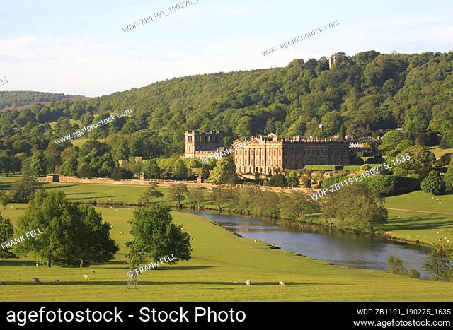 UK, Derbyshire, Chatsworth Estate, Chatsworth House & river Derwent