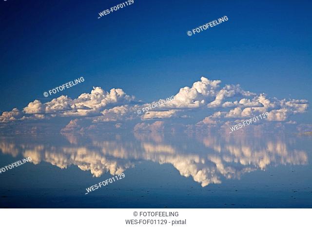 Africa, Namibia, Etosha National Park, Clouds over lake
