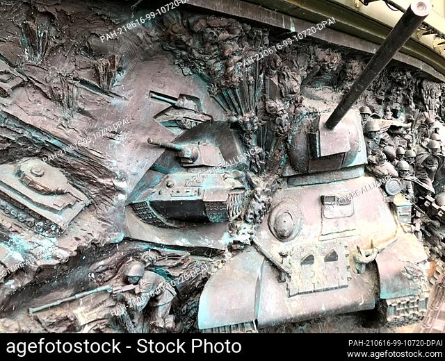 07 May 2021, Russia, Moskau: The new Russian military church near Moscow, the exterior of which features numerous reliefs depicting fighting soldiers and of...