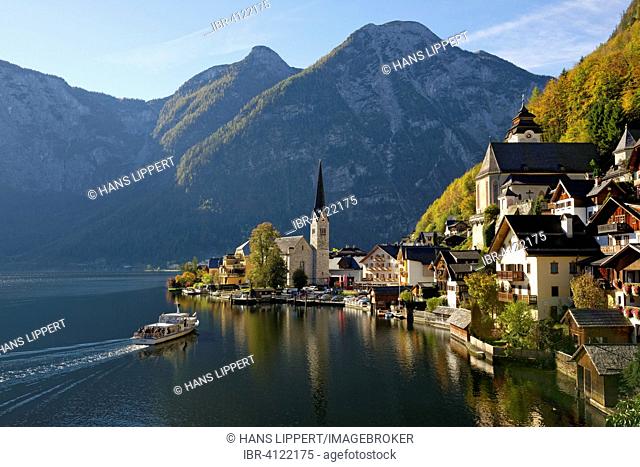 The village of Hallstatt, Lake Hallstatt, UNESCO World Heritage Hallstatt-Dachstein Salzkammergut, Upper Austria, Austria