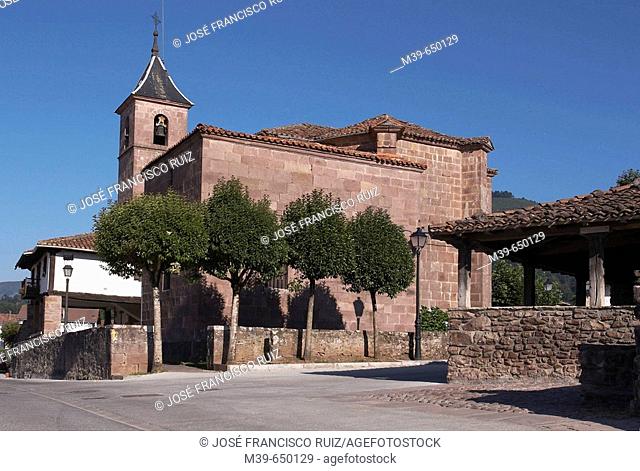 Santa Cruz parish church. Elbete. Valle de Baztán. Navarra. Spain