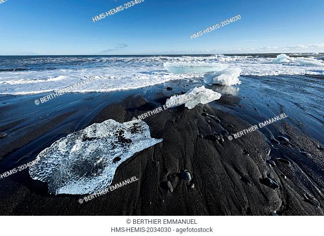 Iceland, Austurland region, Piece of glacial ice washed ashore near glacial lagoon at Jokulsarlon