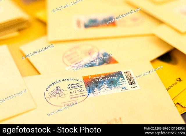 06 December 2022, Baden-Wuerttemberg, Freiburg: In the village of St. Nicholas near Freiburg, a special post office opens every year on Dec