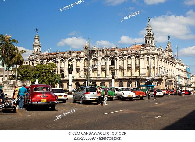 Old American cars and baroque facade of the Gran Teatro, Great Theater, Havana, Cuba, Central America