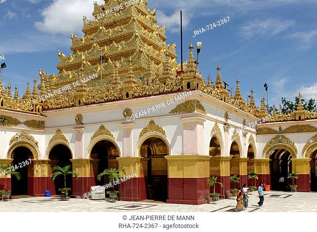 The Mahamuni Buddha Temple, a Buddhist temple and major pilgrimage site, Mandalay city, Mandalay division, Republic of the Union of Myanmar Burma, Asia