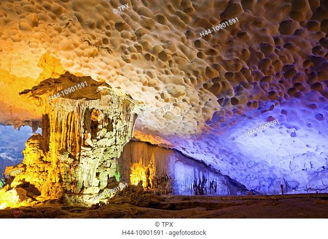 Asia, Vietnam, Halong Bay, Halong, Sung Sot Cave, Surprise Cave, Cave, Caves, Stalaktite, Stalagmite, UNESCO, UNESCO World Heritage Sites, Tourism, Travel