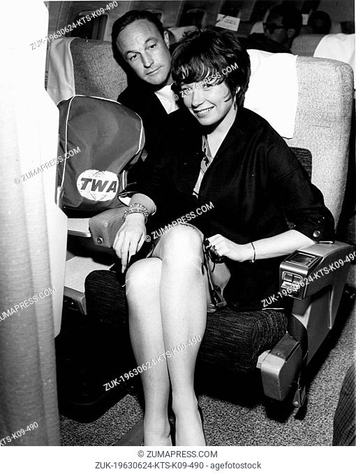 June 24, 1963 - New York, NY, U.S. - Actress SHIRLEY MACLAINE was born on April 24, 1934 in Richmond, Virginia, and the sister of actor Warren Beatty