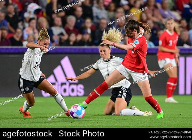 21 July 2022, Great Britain, Brentford: Soccer, Women: European Championship, Germany - Austria, final round, quarterfinals, Brentford Community Stadium