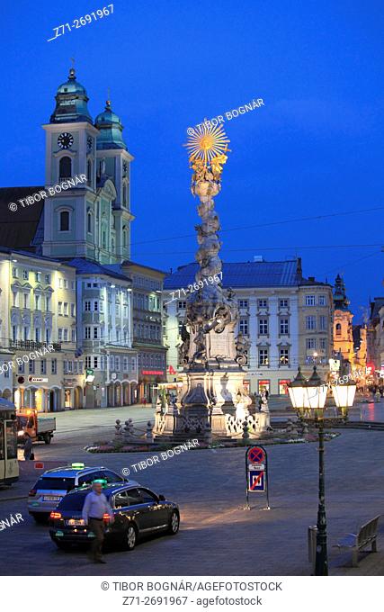 Austria, Upper Austria, Linz, Hauptplatz, Trinity Column, Alter Dom, Old Cathedral,