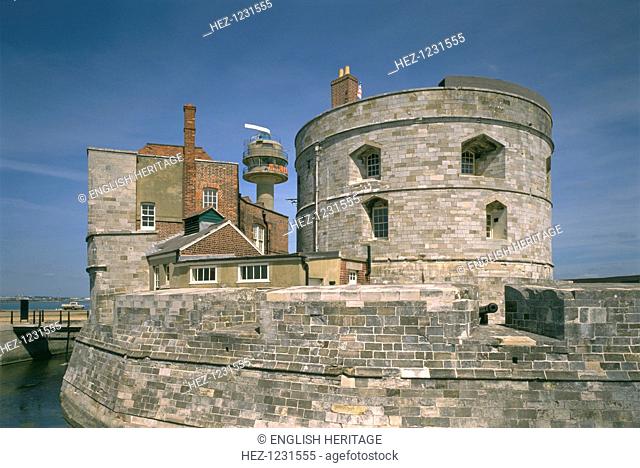 Calshot Castle, Hampshire, 1995. The curtain wall was reduced in height in the 1770s, removing the heads of the gun embrazures