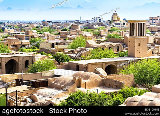 Narin Qal’eh ramparts and the city, Meybod, Yazd Province, Iran, Asia