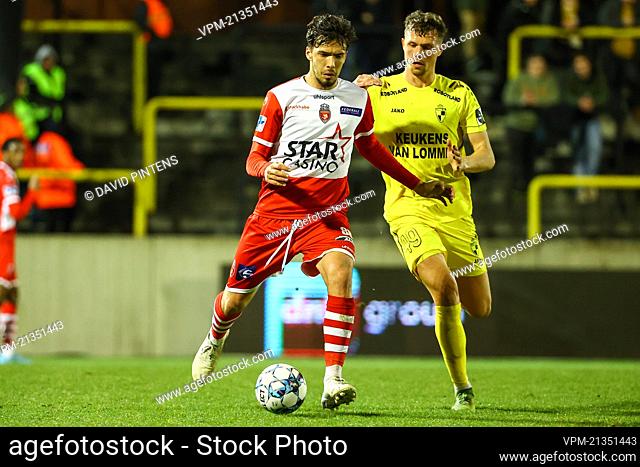 Mouscron's Marko Babic and Lierse's Jens Naessens fight for the ball during a soccer match between Lierse Kempenzonen and Royal Excel Mouscron