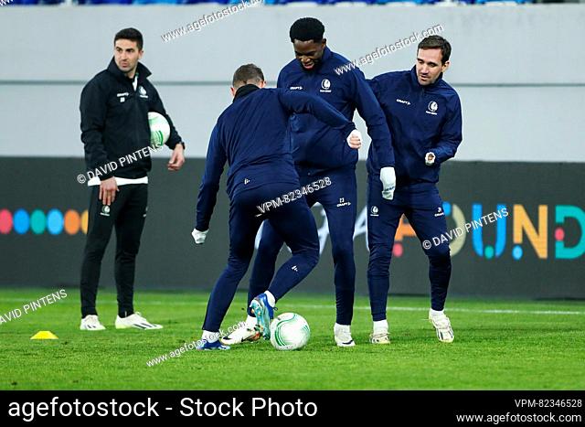 Gent's players pictured in action during the warming-up for a training session of Belgian soccer team KAA Gent, Wednesday 13 December 2023 in Gent