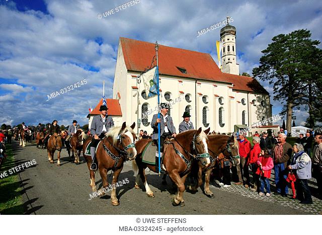 Germany, Bavaria, 'Colomansritt' Procession in front of the Church of Saint Coloman at Schwangau near Füssen in honor of Saint Coloman